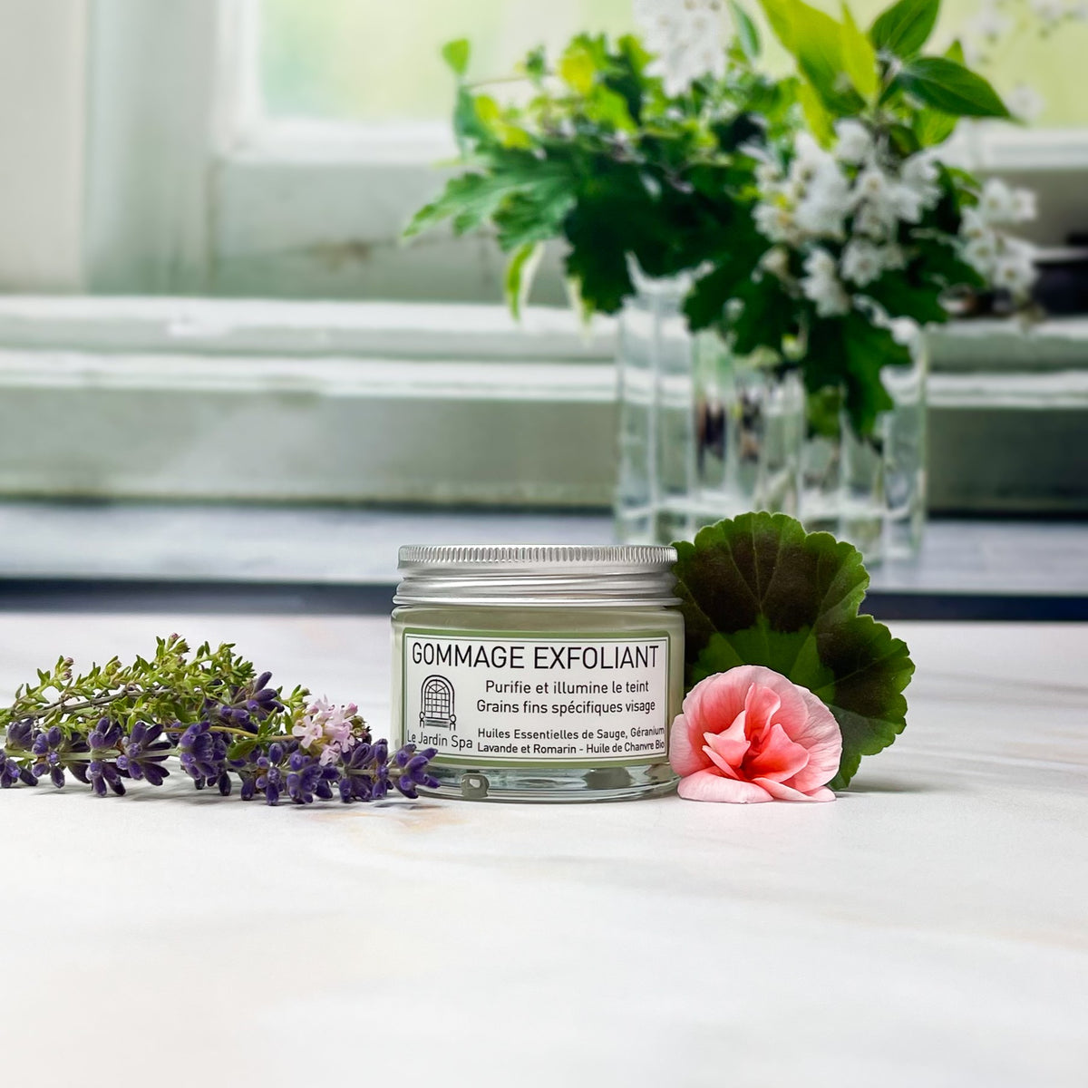 Gommage Exfoliant aux Huiles Essentielles